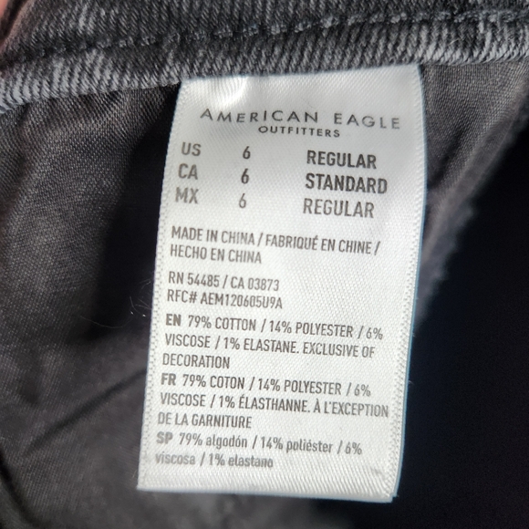 American Eagle Outfitters Vintage Black Wash Mom High Rise Jeans Size 6R - Picture 12 of 13